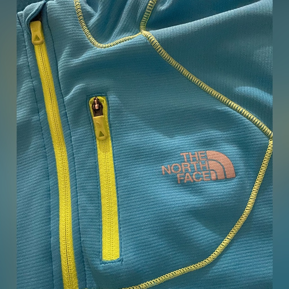 The North Face Long Sleeve Flash Dry 1/4 Zip Shirt